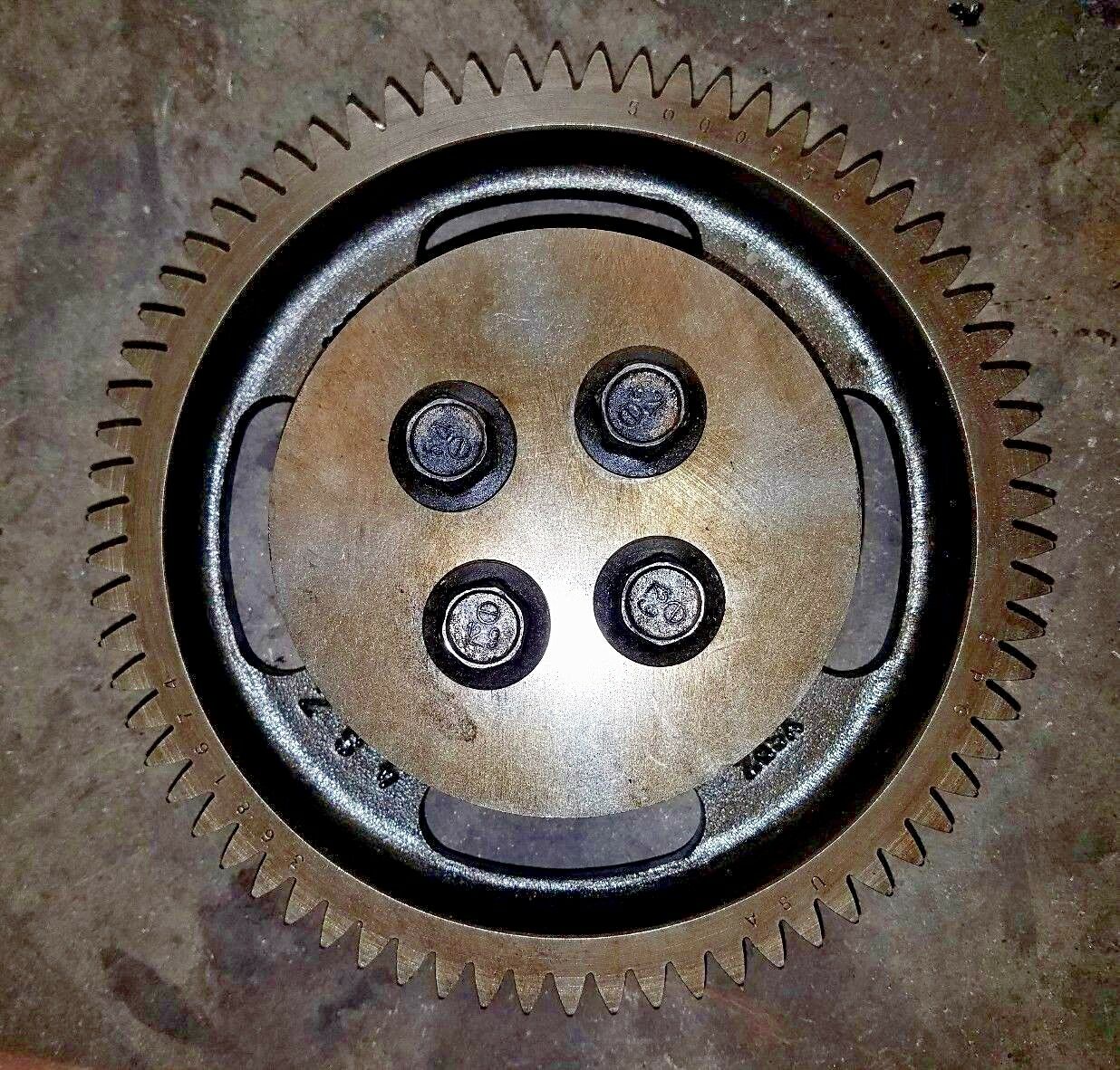 Cummins ISX Engine Gear 3681674 + HUB 3680260