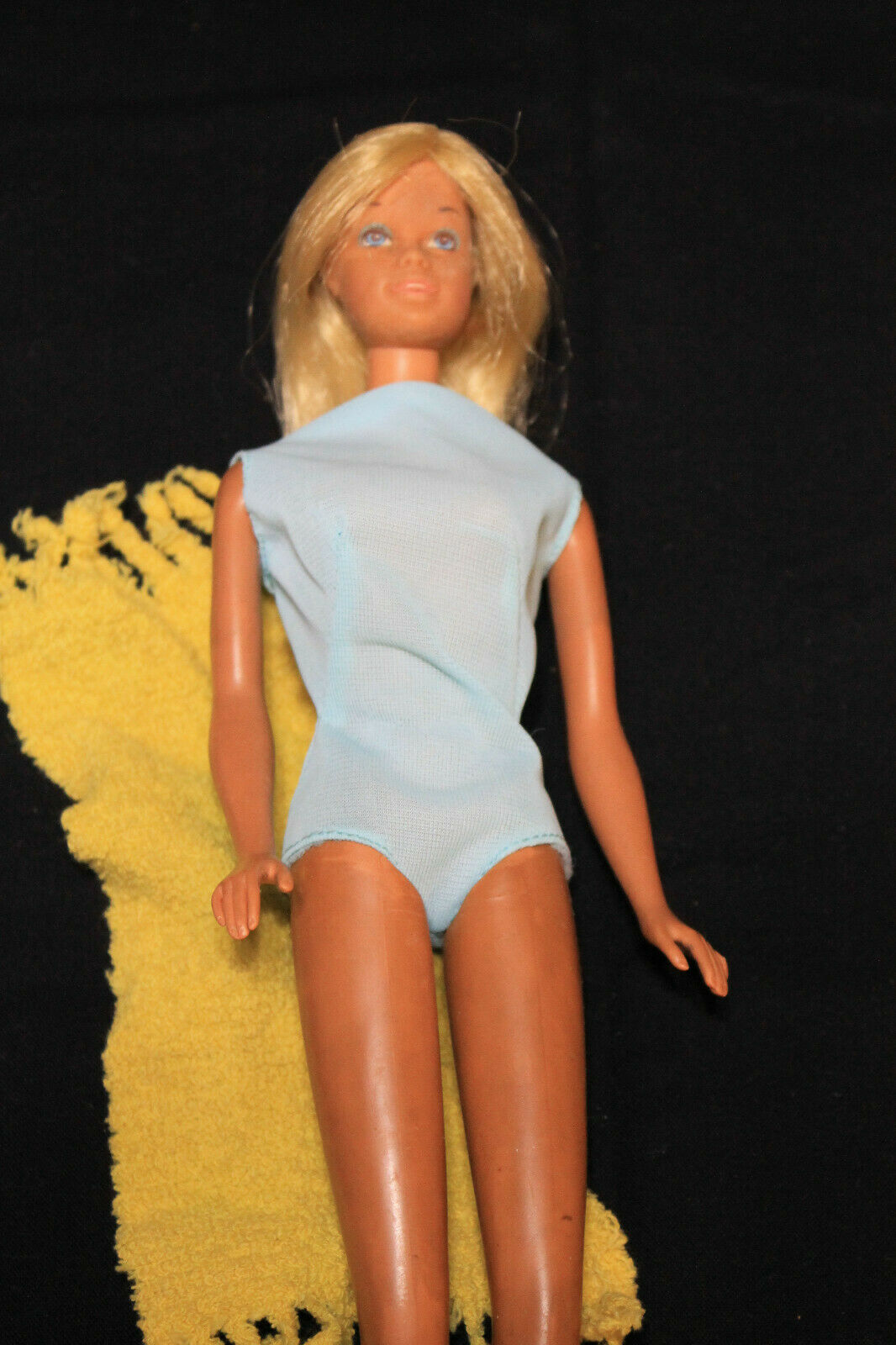 Malibu Barbie 1971 with towel